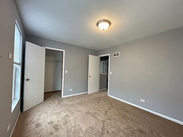 205 W Washington St — Photo 15