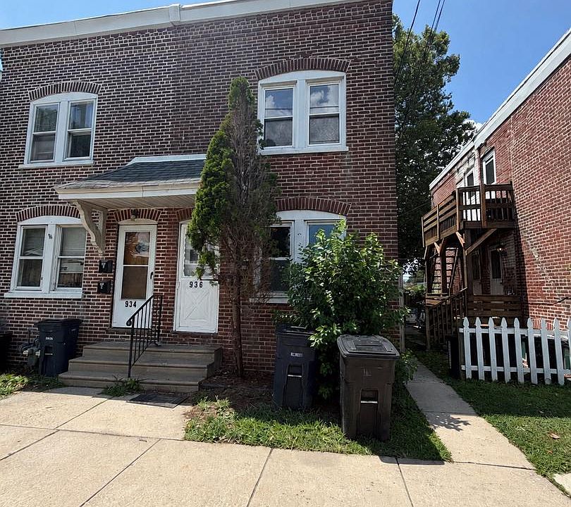 1st image of 936 Simpson St