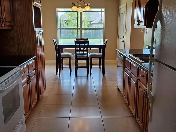 5th image of 16676 Barnes Ct