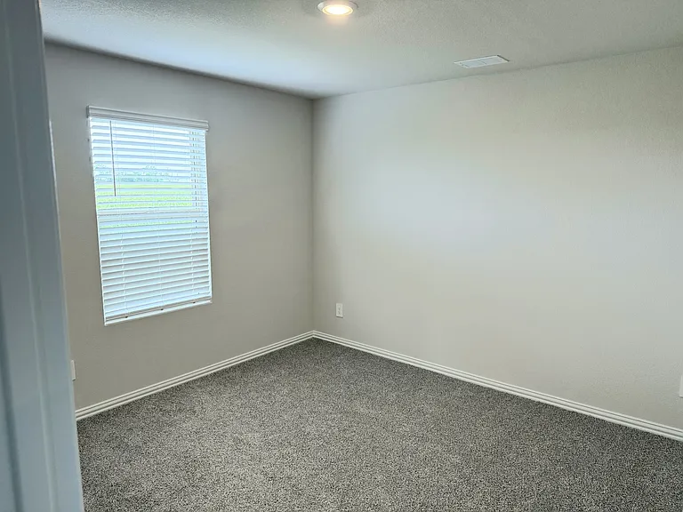 212 Travine Dr — Photo 9