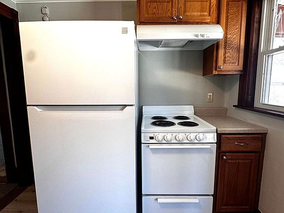 2nd image of 108 Church St #3