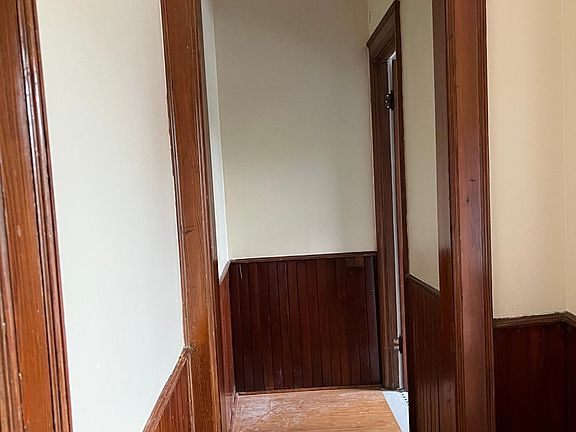 3rd image of 411 Breckenridge St
