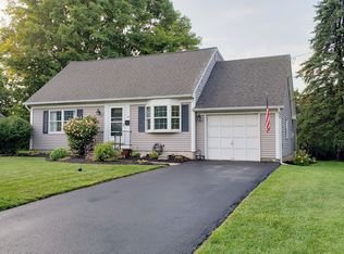 104 Gordon Pkwy, Syracuse, NY 13219