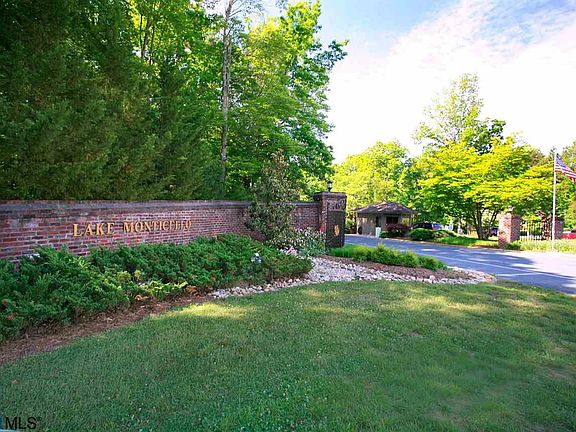 5th image of 693 Jefferson Dr