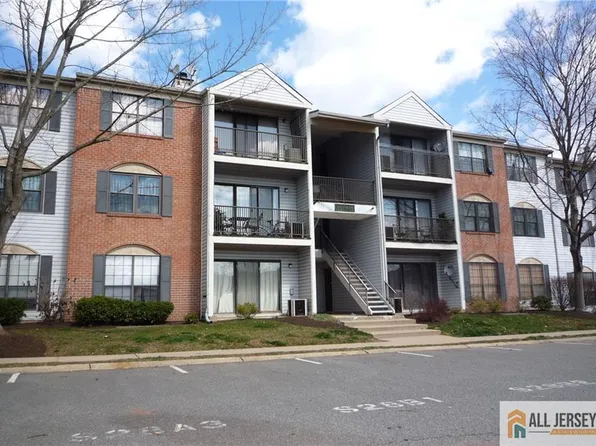 363 Lancaster Ct, Piscataway, NJ 08854
