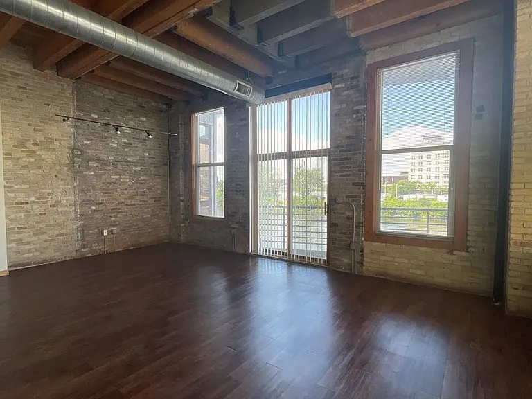 249 N Water St — Photo 4