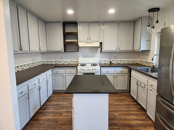 4th image of 1323 Villa Tempra Dr