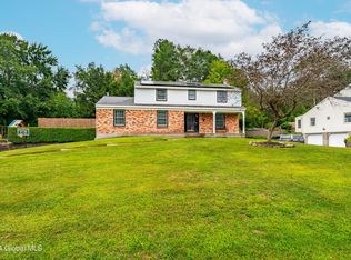 12 Marilyn Dr, Glenville, NY 12302