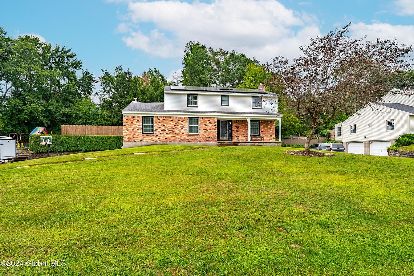 1st image of 12 Marilyn Drive