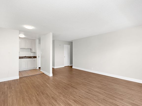 3rd image of 1509 Golden Gate Ave #201