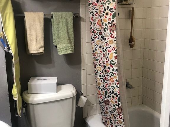 4th image of 1540 Logan St APT 27