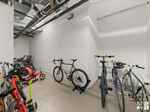 194 21st Street image 16 of 23