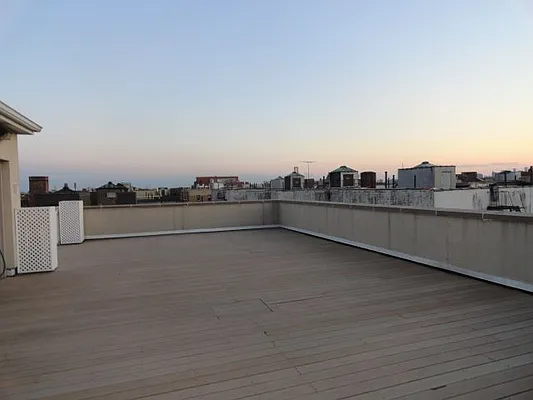 Rented by Halvatzis Realty | media 10