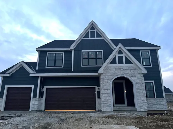 447 Sandstone STREET, Slinger, WI 53086