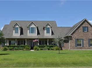 9043 Tumblewood Dr, Beach City, TX 77523