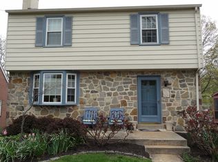 864 Delmont Dr, Wynnewood, PA 19096