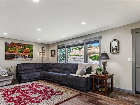 5th image of 6323 Foothill Rd