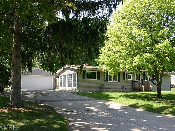 2nd image of 1612 Plumtree Ave