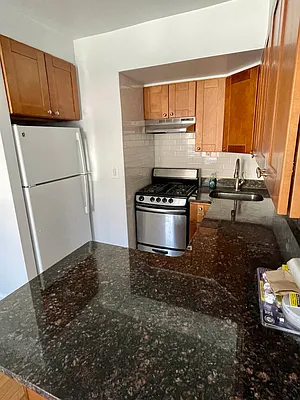 Rented by Amorelli Realty | media 16