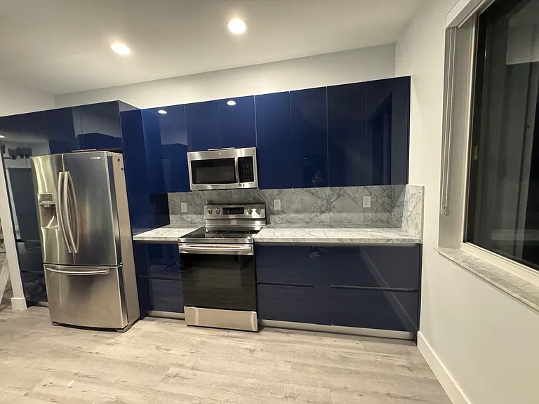 4319 Greenbriar Ln — Photo 2