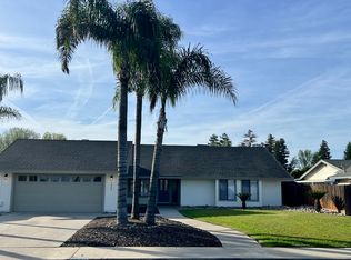3323 W La Vida Ave, Visalia, CA 93277