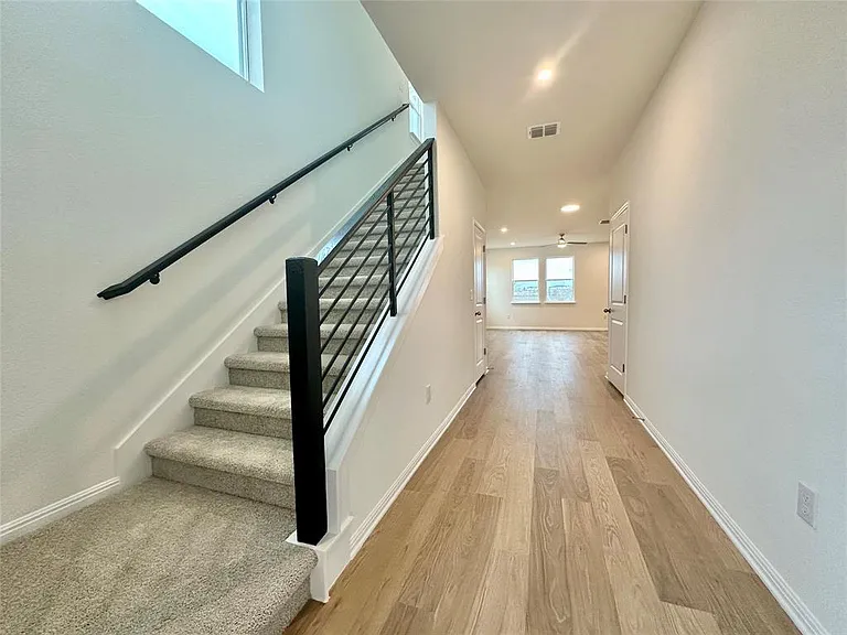 380 Young St — Photo 11