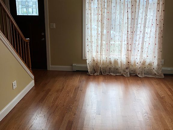 5th image of 1537 Sidney Pl