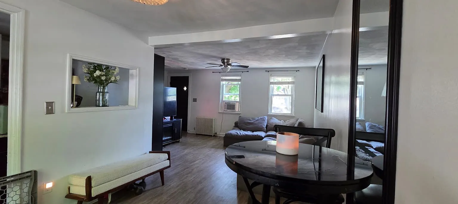 2 bed, 800 sqft, $2,500 — Photo 2