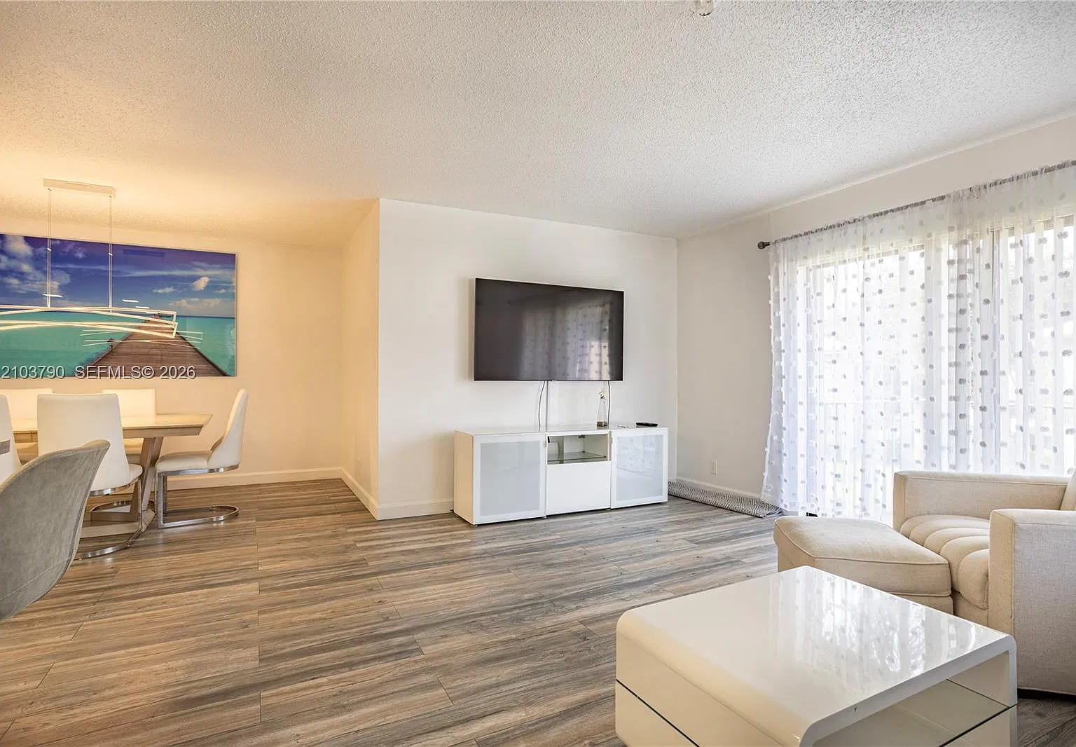 Condominium 17 Of Lightho — Photo 4