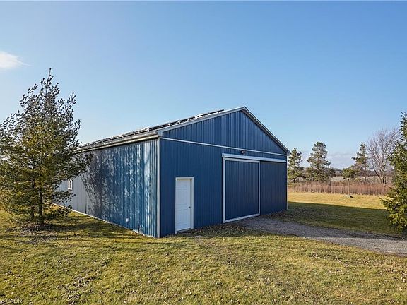 4th image of 3680 Campden Rd