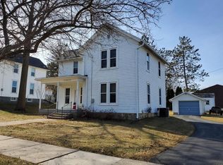 527 16th Ave, Monroe, WI 53566