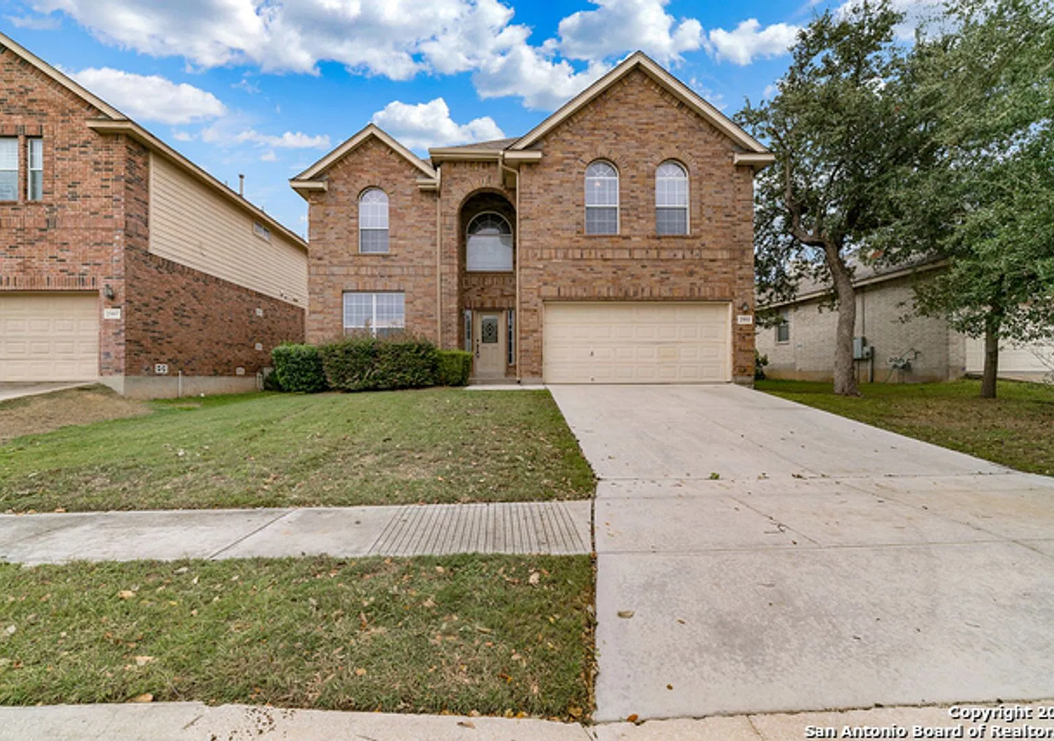 5 bedrooms, 2.5 baths in Canyon Springs Subdivision! — Photo 1