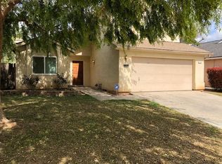 3450 W Dovewood Ln, Fresno, CA