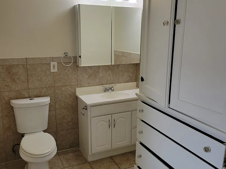 744 High St #2 — Photo 8
