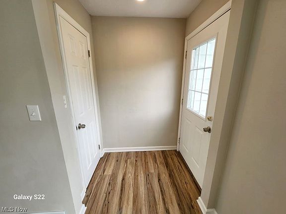 3rd image of 1390 Beaconfield Rd