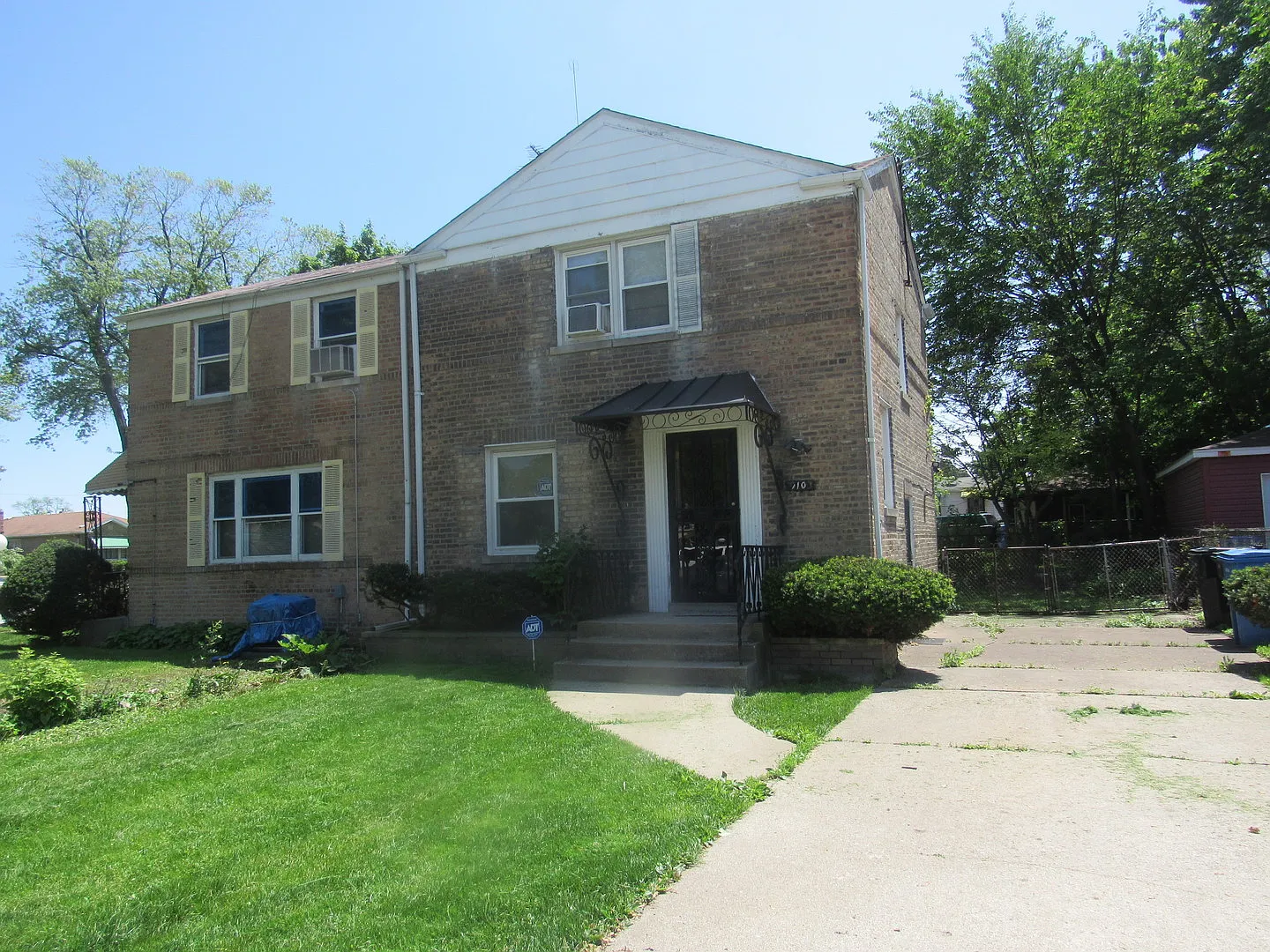 9103 S Urban Ave photo 1