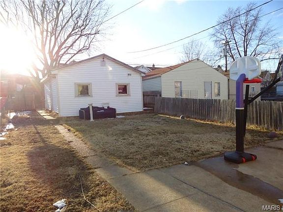 2nd image of 4726 Sigel Ave