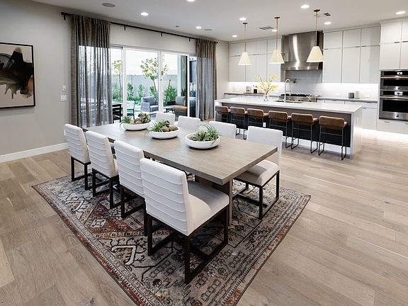 5016 Model Kitchen and Dining