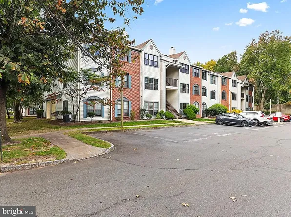 3 Chamberlin Ct, Lawrence Township, NJ 08648