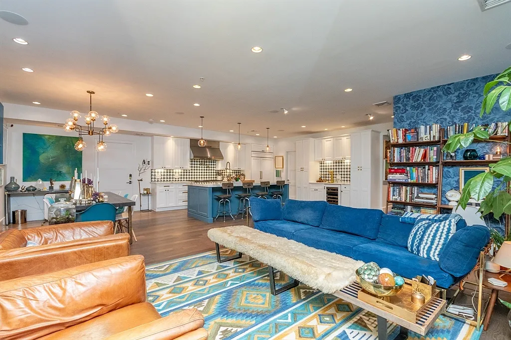 2 bed, 2.0 bath, 1672 sqft, $8,000 — Photo 4
