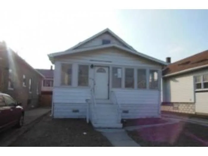 658 Price Ave photo 1