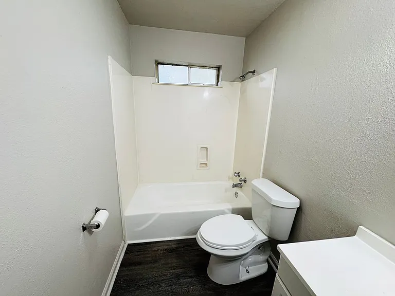 2875 Iowa St — Photo 30