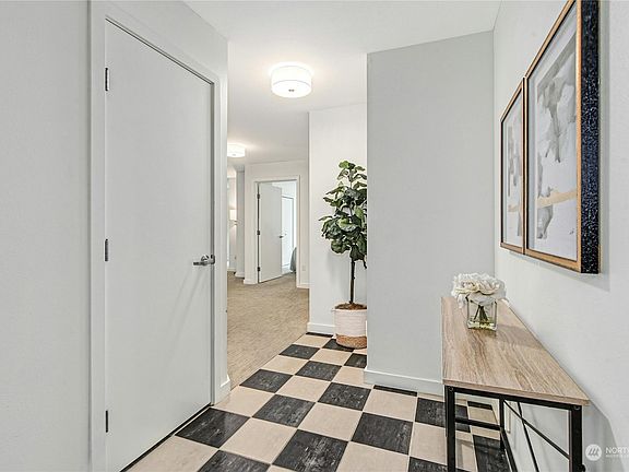 3rd image of 1100 106 Avenue NE #202