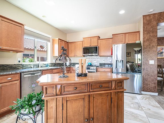 2nd image of 3643 N BALBOA Drive