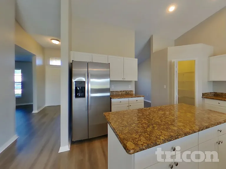 1044 Darlington Ct — Photo 5