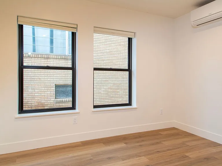 1010 Grand Ave — Photo 6