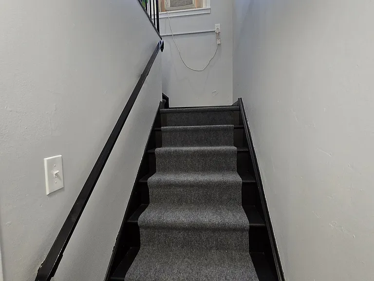 1906 Monongahela Ave #4 — Photo 3