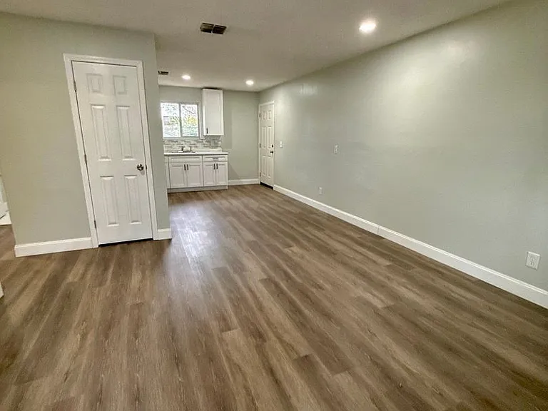 5035 Westchase Ct — Photo 5