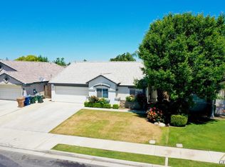 10518 Pinebrook Falls Dr, Bakersfield, CA 93312