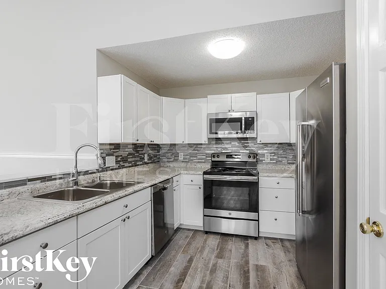 9610 Rau Ct — Photo 6